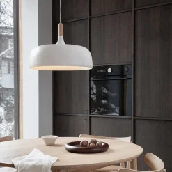 Acorn taklampa matt vit
