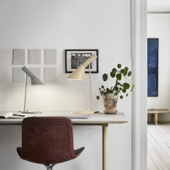 AJ bordslampa soft lemon