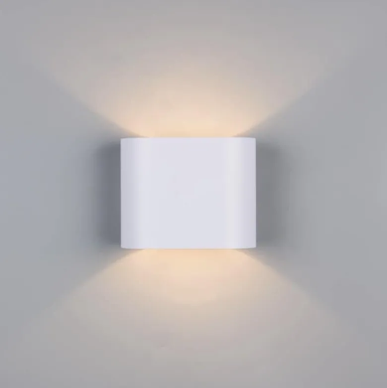 Alani vägglampa vit