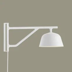 Ambit vägglampa vit