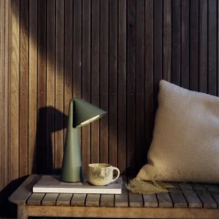 Ami portabel bordslampa sage green
