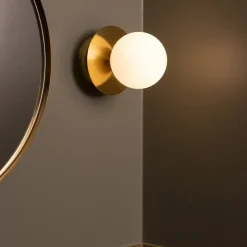 Art Deco IP44 badrumsbelysning borstad mässing/vit
