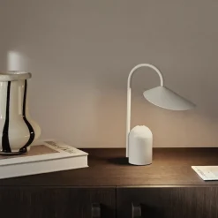 Arum portabel bordslampa vit