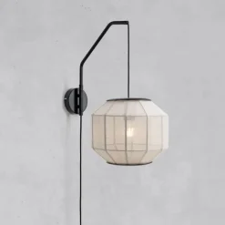 Asuka vägglampa beige/svart