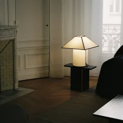 Ava Pyramid 450 bordslampa vit