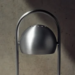 Ball portabel bordslampa brushed aluminium