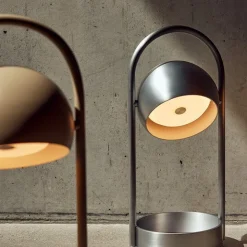 Ball portabel bordslampa sand grey
