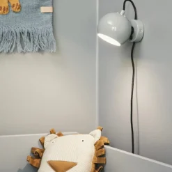 Ball vägglampa glossy pale grey