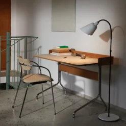 Bellevue AJ7 golvlampa vit/bronserad mässing