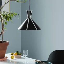 Bloom taklampa black noir warm white stripes