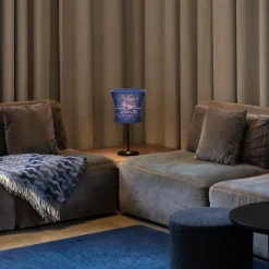 Bow bordslampa svart/midnight blue
