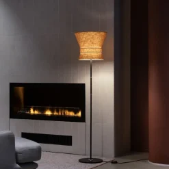 Bow stor golvlampa svart/yellow ochre