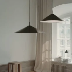 Brolly Ø90 taklampa anodiserad svart
