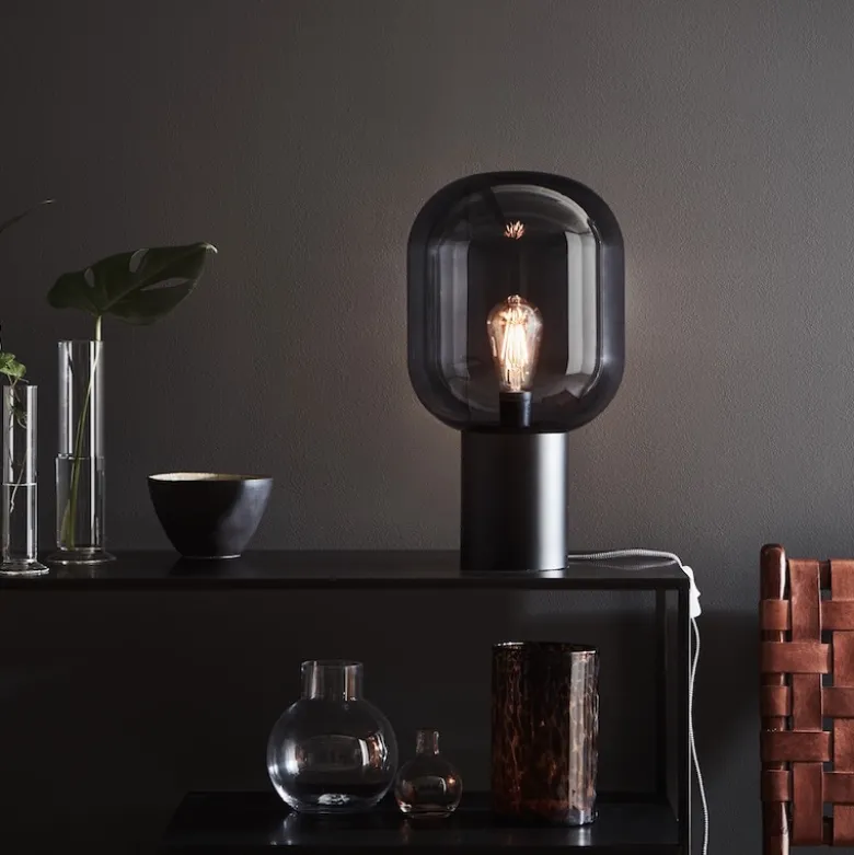 Brooklyn 44cm bordslampa svart/rökfärgat glas