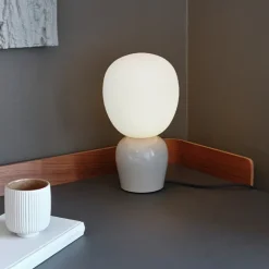 Buddy bordslampa Greige/opal glass