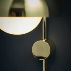 Butterfly vägglampa brass