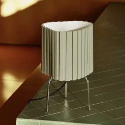 Canelé bordslampa almond green