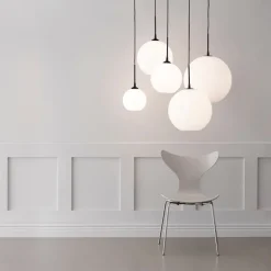 Capo Ø300 taklampa svart/opal glas