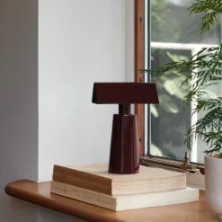 Caret MF1 bordslampa Dark Burgundy