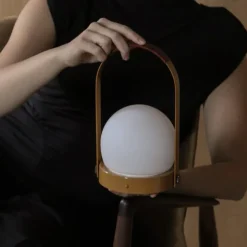 Carrie portabel bordslampa IP44 golden brown/leather