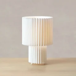 Catis 32cm bordslampa vit