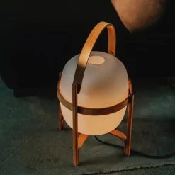 Cesta bordslampa opalglas