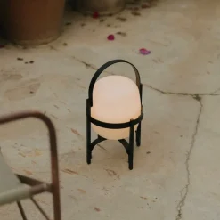 Cestita alubat portabel bordslampa svart