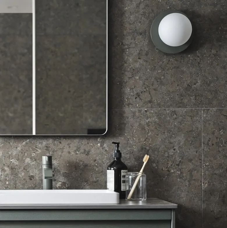 Circle 160 vägglampa ash green