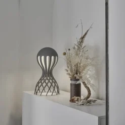 Cirrata bordslampa grå