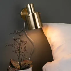 Clark 1 vägglampa borstad mässing