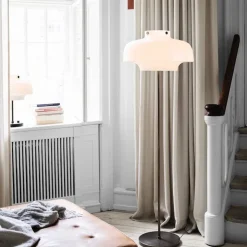 Copenhagen SC13 bordslampa opal glass/bronzed brass