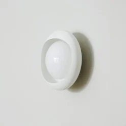 Cornea 150 vägglampa vit