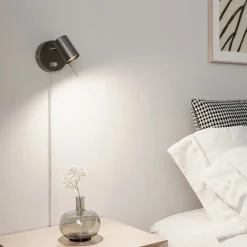 Correct vägglampa stål grå
