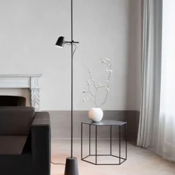 Counterbalance D73t Golvlampa Svart