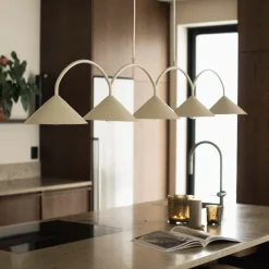 Curve 5 taklampa beige