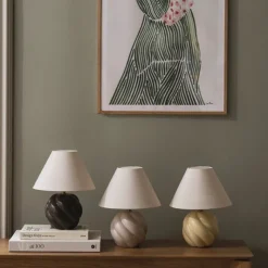 Dahlia 24 Bordslampa Beige