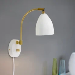 Deluxe vägglampa varmgrå/mässing