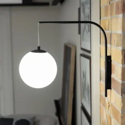 Dione vägglampa vit/svart
