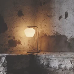 DK bordslampa råmässing/matt opalglas