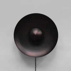 Dusk vägglampa burned black