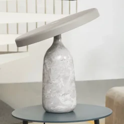 Eddy bordslampa grå