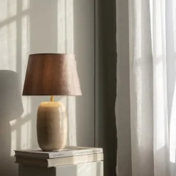 Emily bordslampa beige