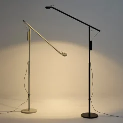 Fifty-fifty golvlampa soft black