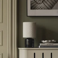 Florian 20 Bordslampa Vit bouclé/svart