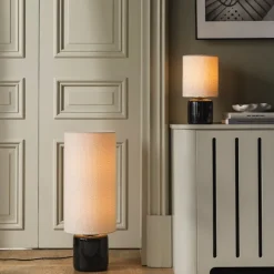 Florian 20 Bordslampa Vit bouclé/svart