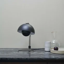 FlowerPot VP4 Bordslampa matt black