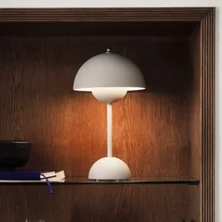 Flowerpot VP9 portabel bordslampa Matt White