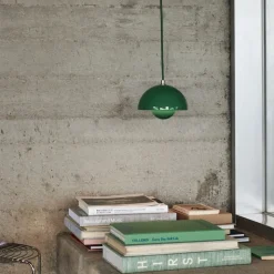 Flowerpot VP10 taklampa Signal Green