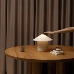 Futé 350 bordslampa cream