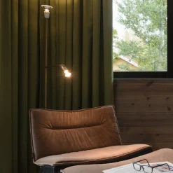 Galax golvlampa rå mässing